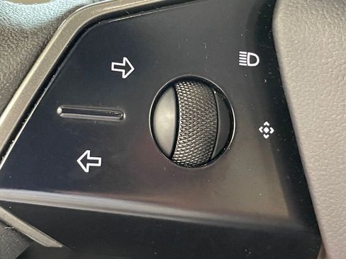 Used 2024 Tesla Cybertruck AWD Crew Cab image 18