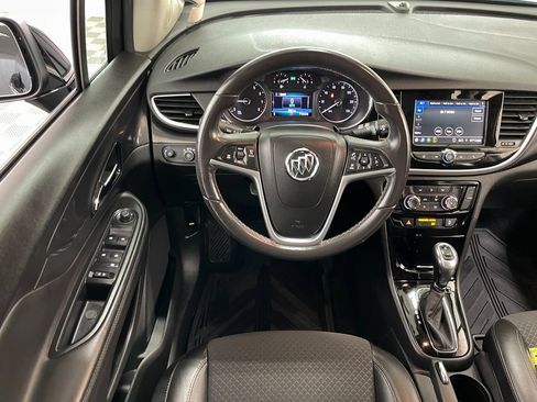 Certified 2022 Buick Encore Preferred w/ Safety Package image 18