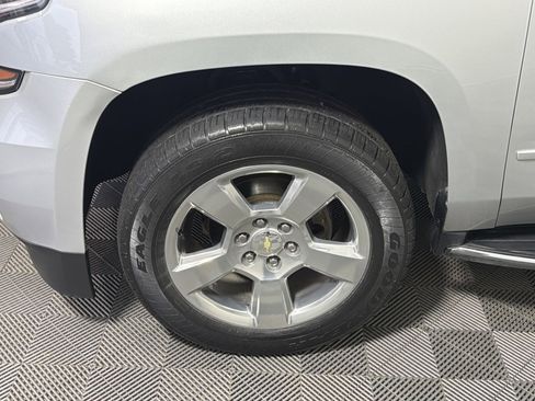 Used 2018 Chevrolet Suburban Premier image 12