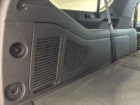 Used 2023 Chevrolet Suburban Premier w/ Premium Package image 42