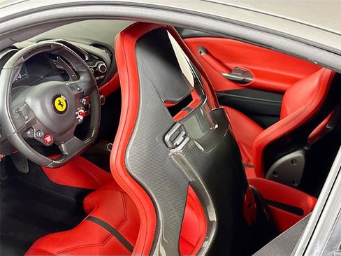 Used 2018 Ferrari 488 GTB image 15