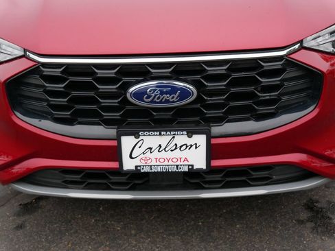 Used 2023 Ford Escape ST-Line w/ Tech Pack #1 AWD/4WD image 9