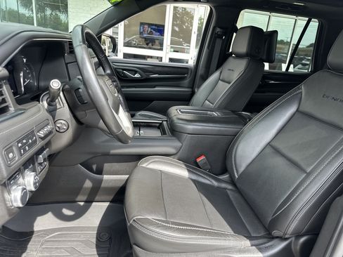 Used 2021 GMC Yukon Denali w/ Denali Premium Package AWD/4WD image 10