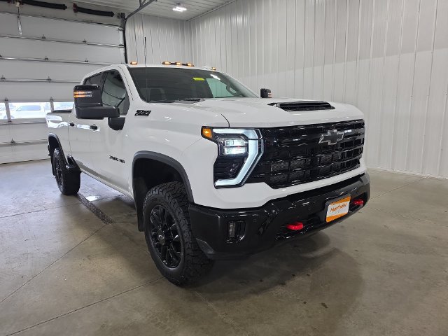Used 2026 Chevrolet Silverado 3500 LTZ w/ LTZ Plus Package AWD/4WD image 2
