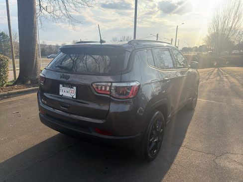Used 2023 Jeep Compass Altitude image 7