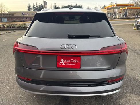Used 2019 Audi e-tron Premium Plus image 6