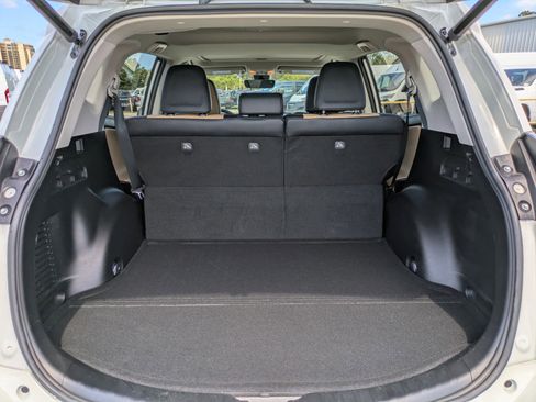 Used 2017 Toyota RAV4 Limited FWD image 10