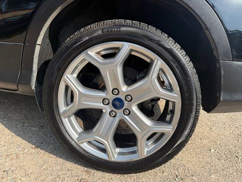 Used 2019 Ford Escape Titanium image 28