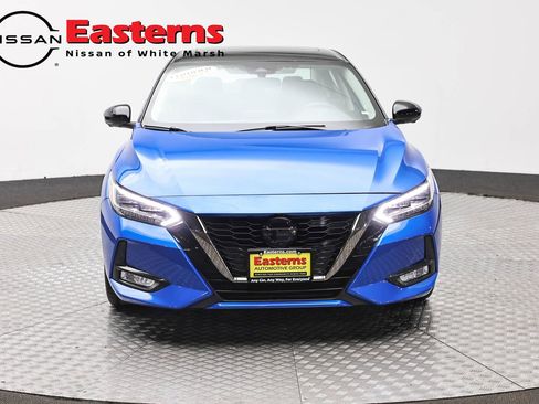 Used 2022 Nissan Sentra SR w/ SR Premium Package FWD image 2