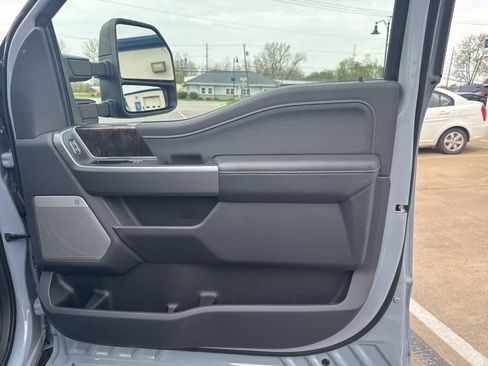 Used 2025 Ford F350 Lariat w/ Lariat Ultimate Package AWD/4WD image 40