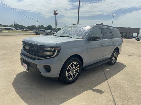 Used 2025 Ford Expedition Active RWD image 1