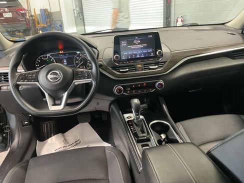 Used 2023 Nissan Altima 2.5 SV AWD/4WD image 12