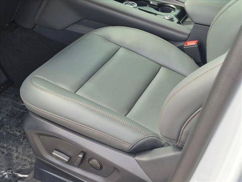 New 2026 Ford Explorer Active w/ Active Comfort Package RWD image 4