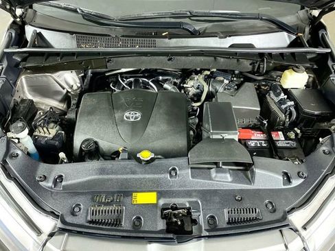 Used 2017 Toyota Highlander XLE image 27