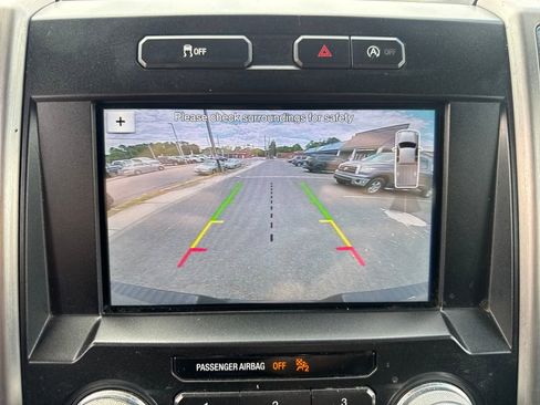 Used 2019 Ford F150 Platinum w/ Trailer Tow Package RWD image 27