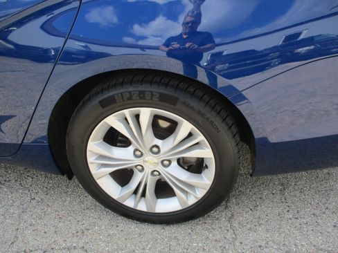 Used 2014 Chevrolet Impala LT w/ Convenience Package image 9