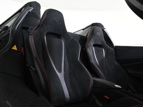 Used 2024 McLaren 750S Spider image 17