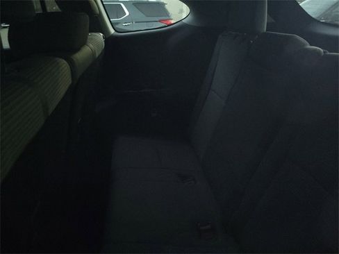 Used 2023 Toyota Highlander LE image 11