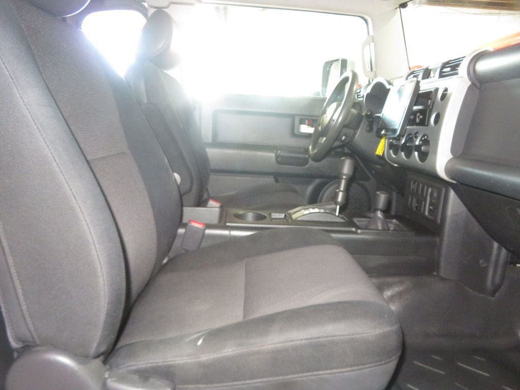Used 2007 Toyota FJ Cruiser 4WD w/ Convenience Pkg image 26