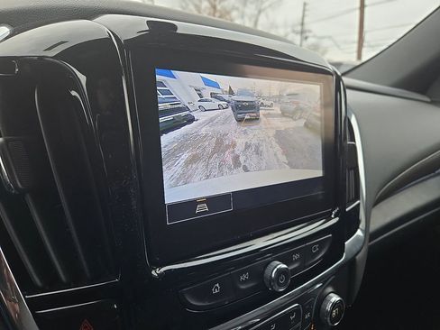Used 2023 Chevrolet Traverse LT image 24