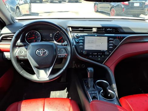 Used 2018 Toyota Camry XSE FWD image 17