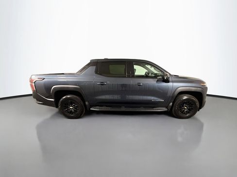 Used 2025 Chevrolet Silverado EV LT AWD/4WD image 8