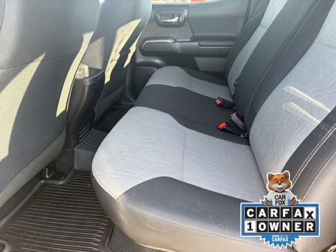 Used 2022 Toyota Tacoma TRD Off-Road w/ Technology Package image 18