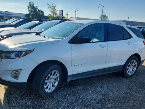 Used 2019 Chevrolet Equinox LS AWD/4WD image 8