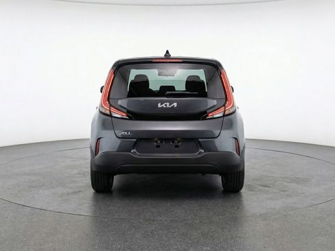 Used 2025 Kia Soul LX w/ LX Technology Package FWD image 7