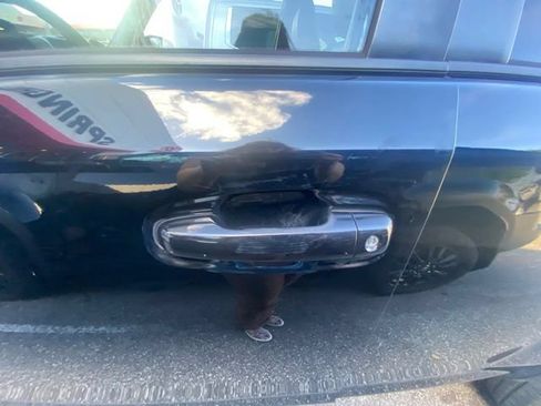 Used 2017 Toyota 4Runner SR5 Premium RWD image 4