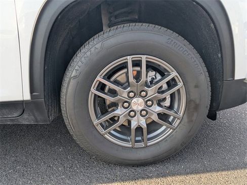 Used 2025 GMC Acadia Elevation image 10