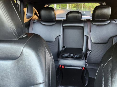 Used 2024 Jeep Compass Latitude image 18