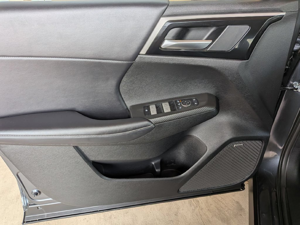 Used 2025 Mitsubishi Outlander SE AWD/4WD image 11
