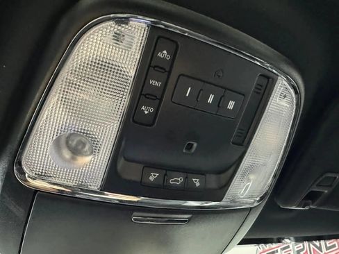 Used 2021 Jeep Grand Cherokee Limited w/ Premium Lighting Group AWD/4WD image 25