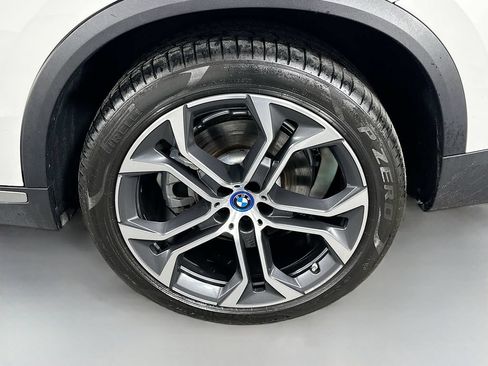 Used 2022 BMW X5 xDrive45e w/ Climate Comfort Package AWD/4WD image 32