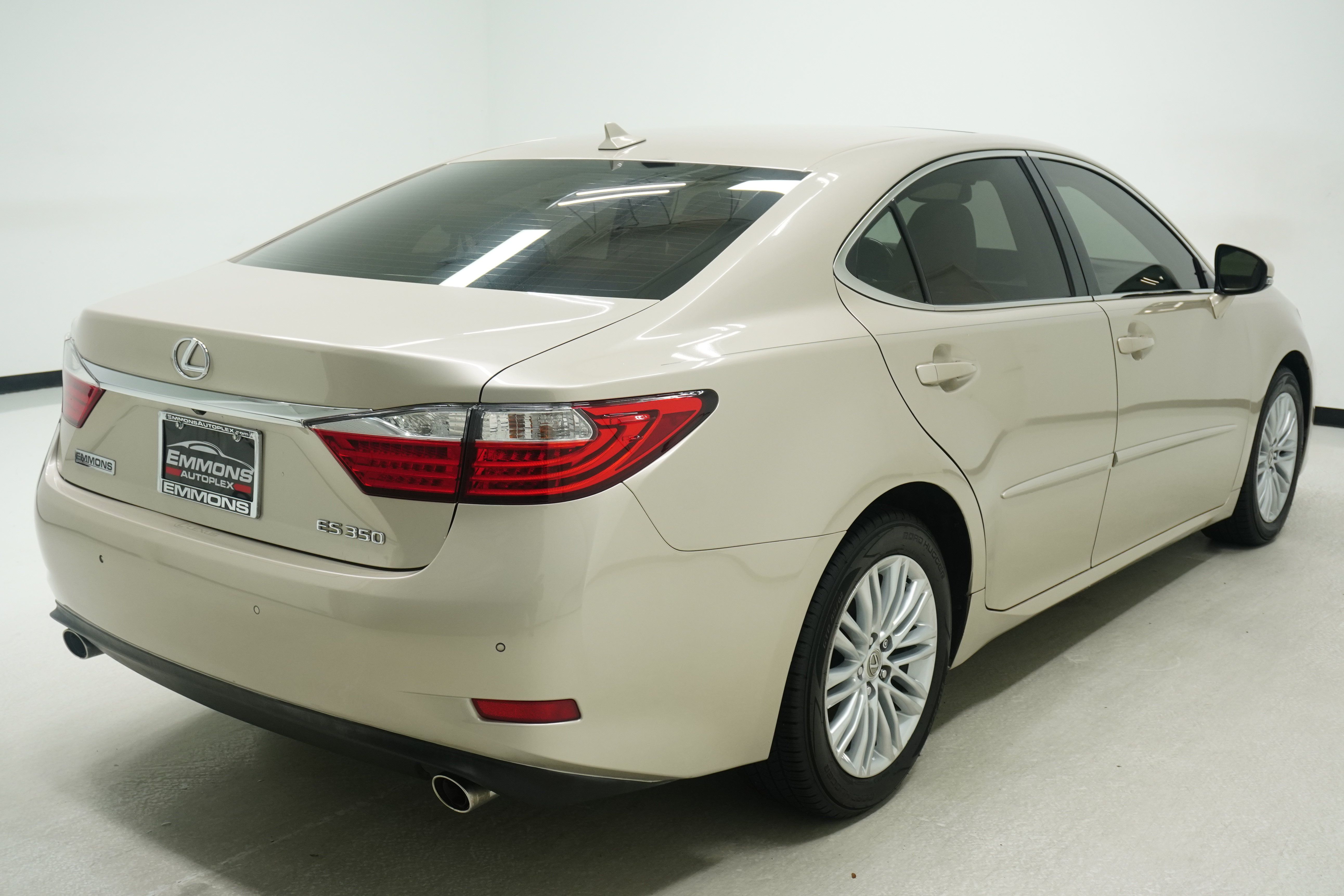 Used 2013 Lexus ES 350 w/ Luxury Pkg FWD image 4