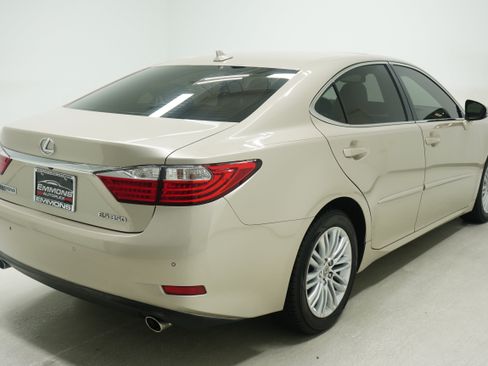 Used 2013 Lexus ES 350 w/ Luxury Pkg FWD image 4