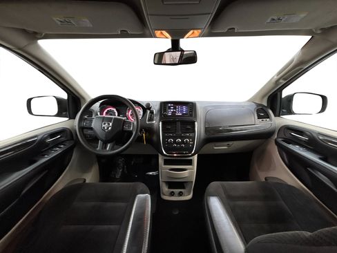 Used 2019 Dodge Grand Caravan SE image 17