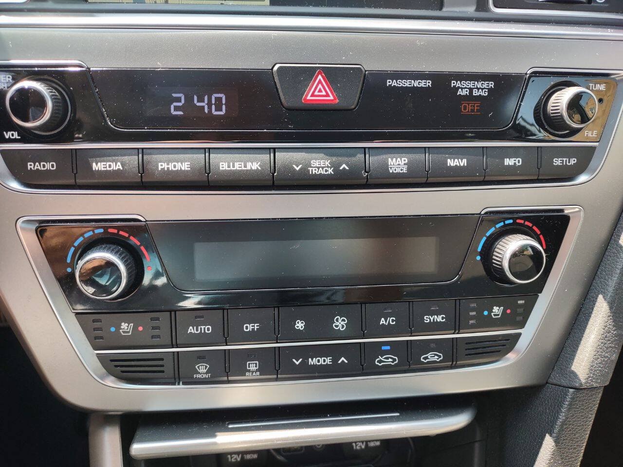 Used 2017 Hyundai Sonata Limited w/ Ultimate Package 04 FWD image 19