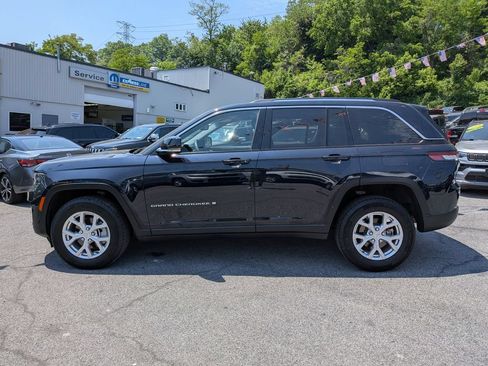Used 2023 Jeep Grand Cherokee Limited AWD/4WD image 11