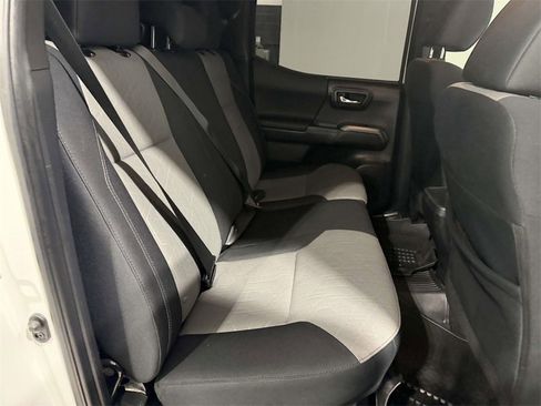 Used 2023 Toyota Tacoma TRD Sport image 11