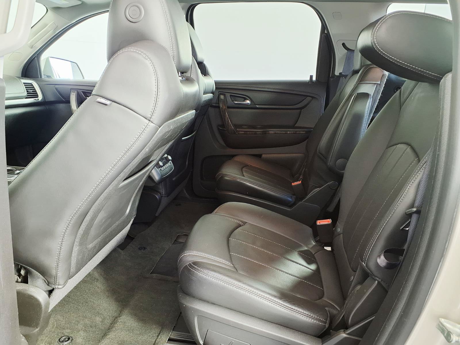 Used 2014 GMC Acadia SLT w/ Technology Package AWD/4WD image 9