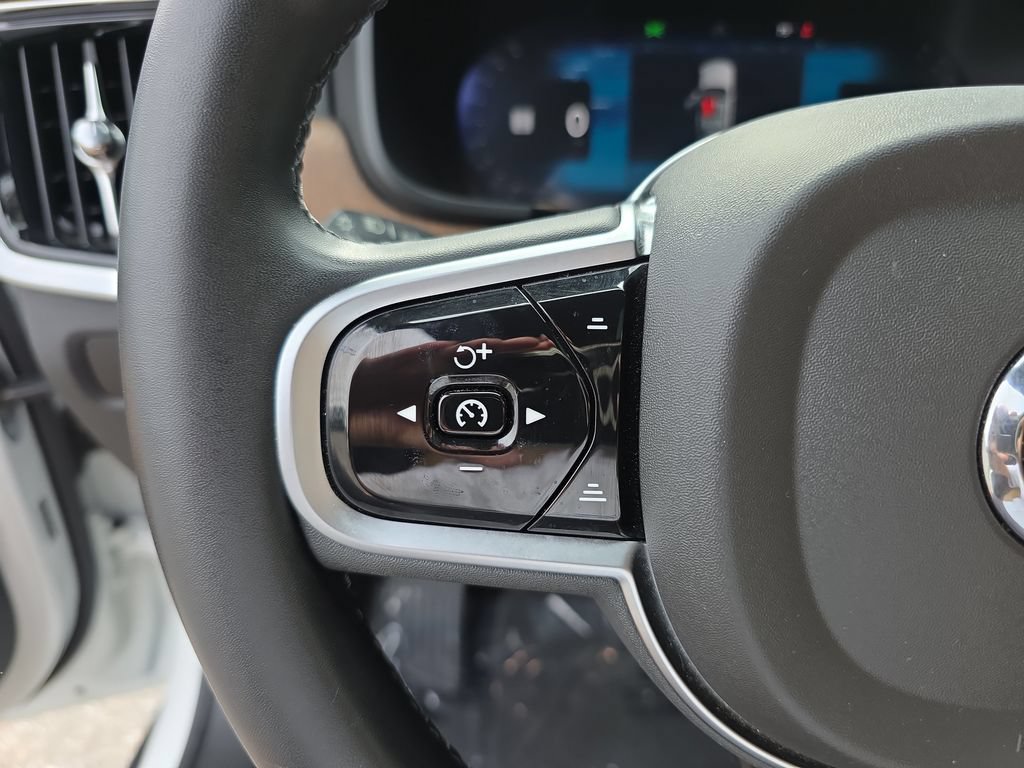 Certified 2025 Volvo V90 B6 Cross Country Ultra AWD/4WD image 26