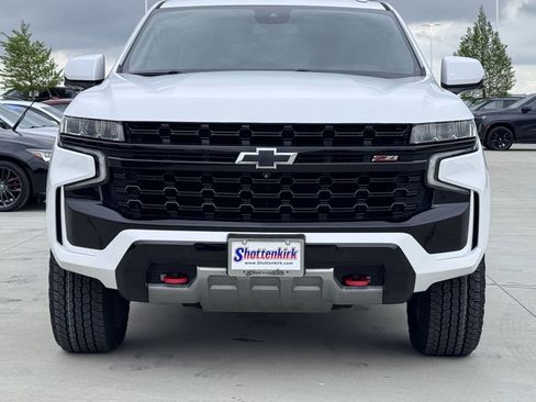 Used 2023 Chevrolet Tahoe Z71 w/ Luxury Package AWD/4WD image 7