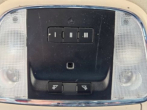 Used 2019 Chrysler 300 Limited RWD image 21