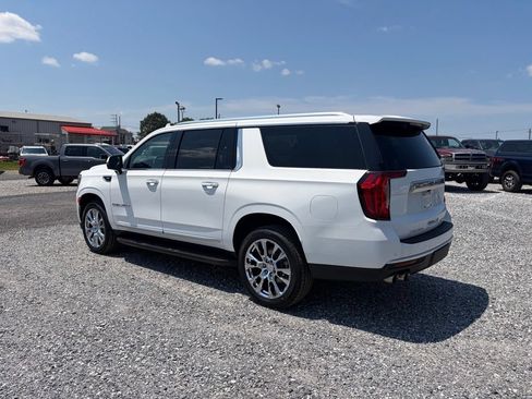 Used 2023 GMC Yukon XL Denali AWD/4WD image 8