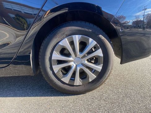 Used 2022 Toyota Prius XLE image 29