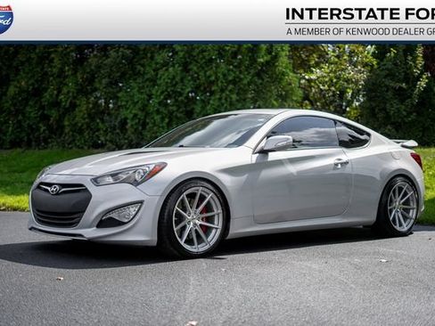 Used 2016 Hyundai Genesis Coupe 3.8 RWD image 1