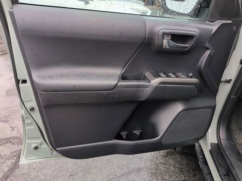 Used 2023 Toyota Tacoma TRD Sport image 10