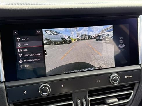 Used 2025 Porsche Macan AWD/4WD image 17